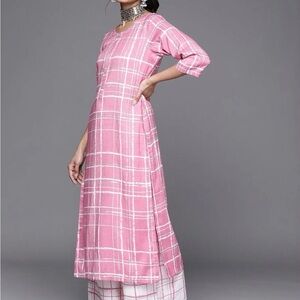 Stylish Pink Checkered kurta S